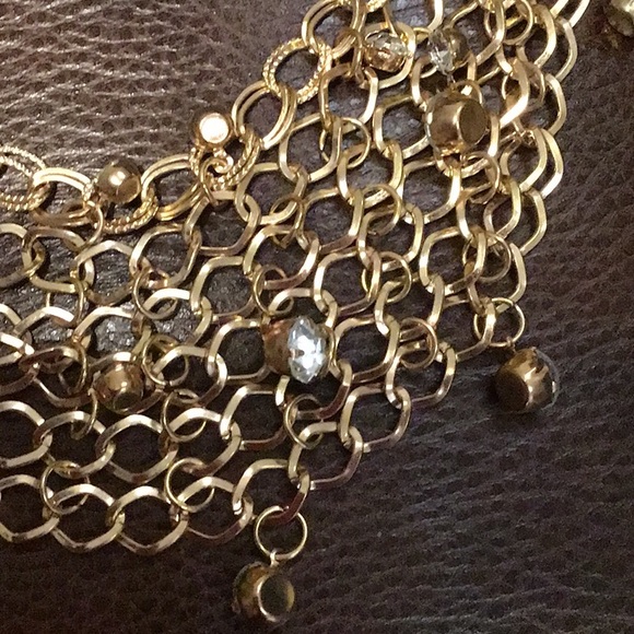 NWT, BIB NECKLACE AND EARRINGS SET. CRYSTALS ON BIB AND EARRINGS.LIGHTWEIGHT - Picture 2 of 8